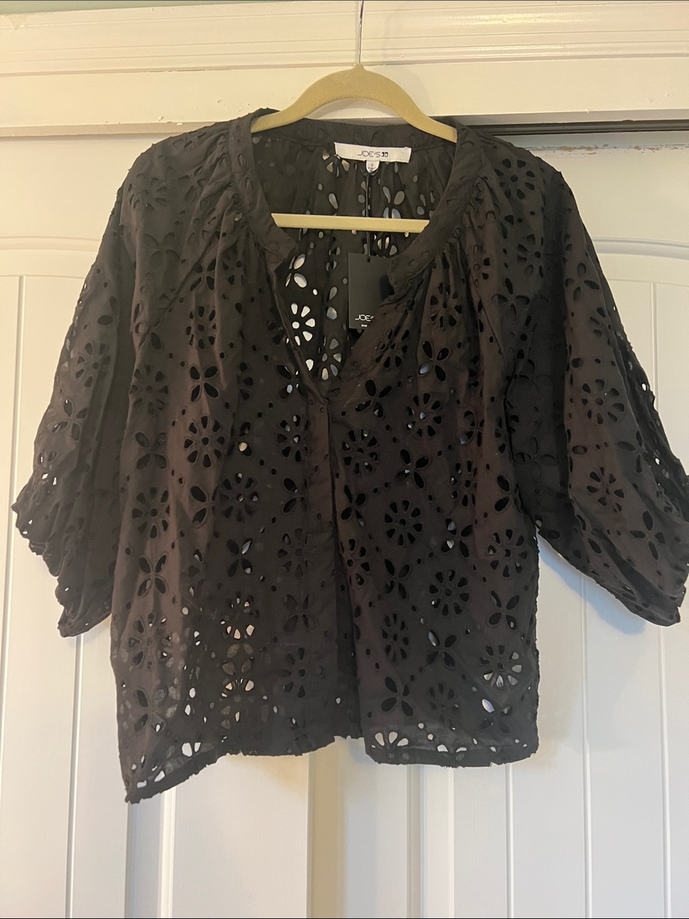 Joe's Jeans Black Floral Eyelet Button-Front Puff Sleeve Blouse - Large